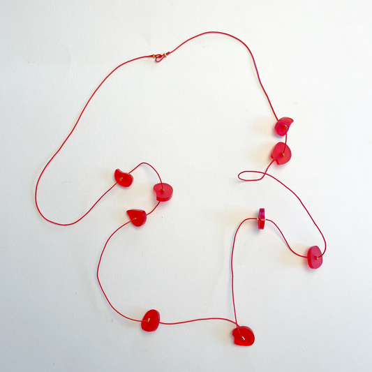 Rød halskæde