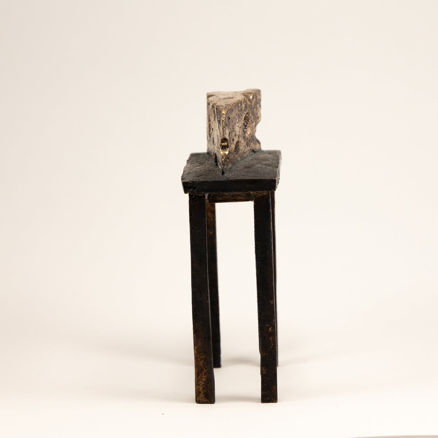 Ost uden titel på bord. Bordet hedder Hans